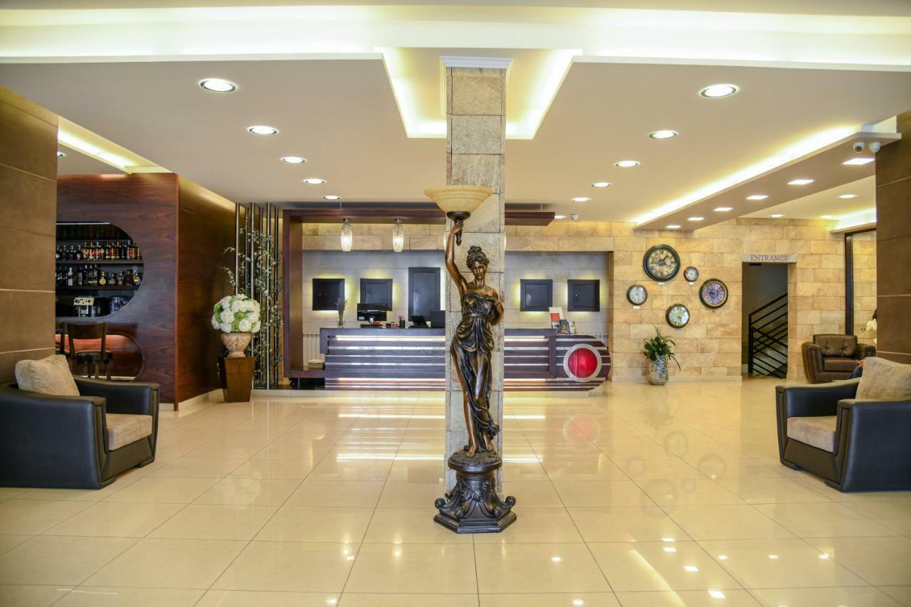 Serail Hotel Ehden Eksteriør billede