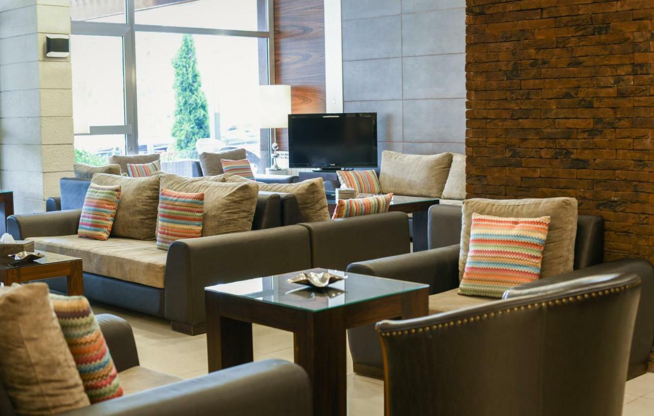Serail Hotel Ehden Eksteriør billede