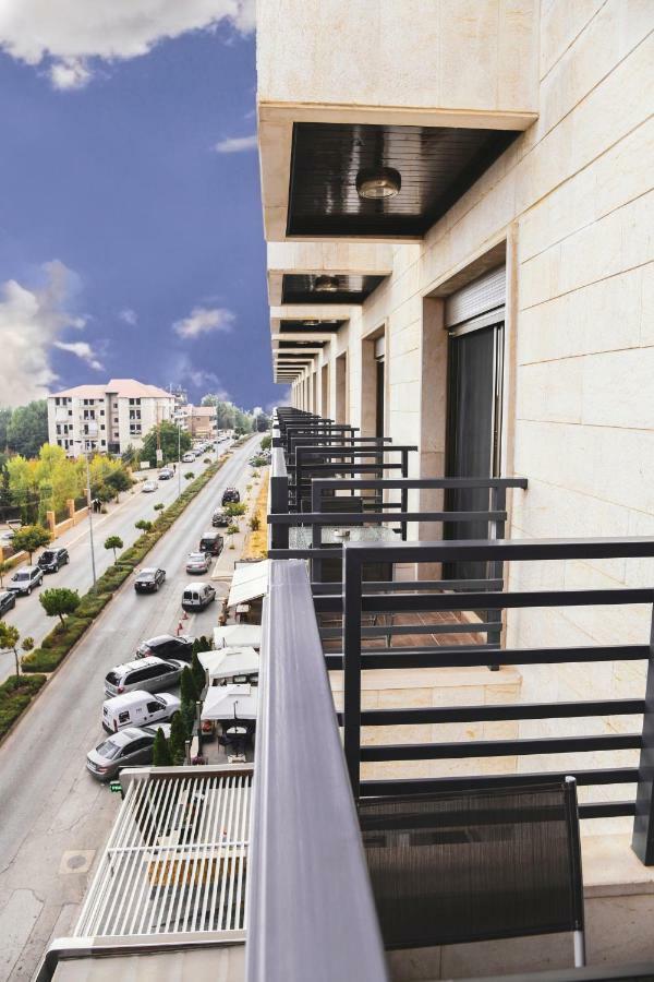Serail Hotel Ehden Eksteriør billede