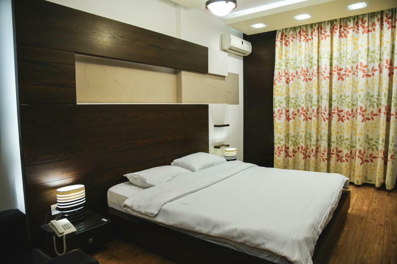 Serail Hotel Ehden Eksteriør billede